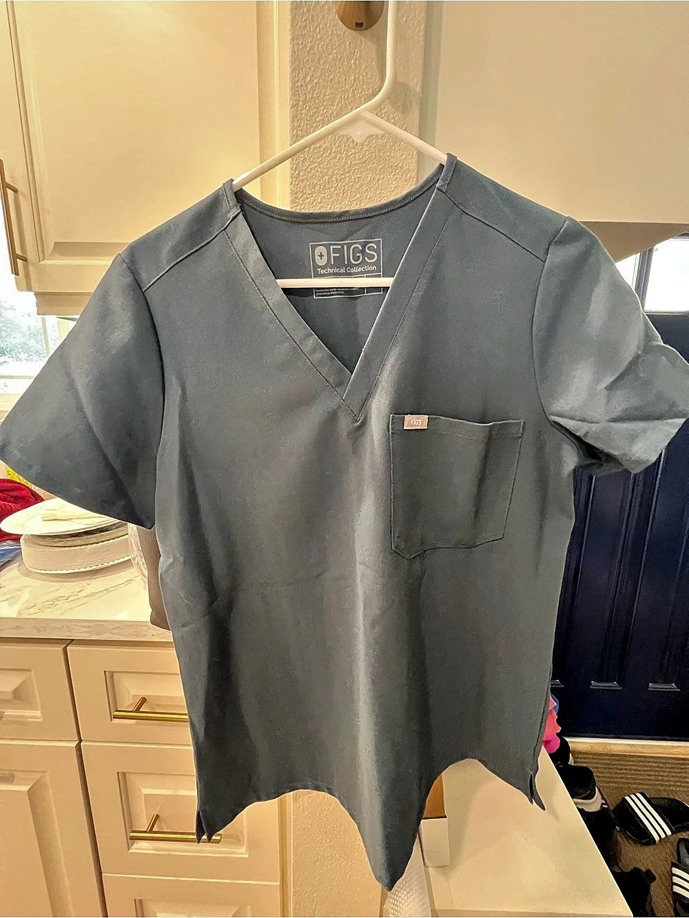 FIGS Catarina One-Pocket Scrub Top Ciel Blue Small